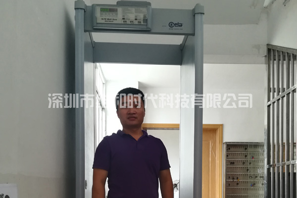 東莞僑福首飾采購我司代理的意大利啟亞HI-PE進(jìn)口品牌安檢門(mén)[圖]